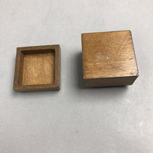 Load image into Gallery viewer, Silver Covered Elephant Top Wooden Box (2x2)
