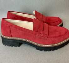 Load image into Gallery viewer, Red Faux Suede Platform Penny Loafers sz 38/8
