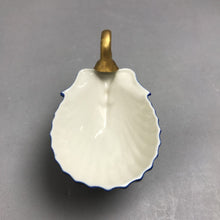 Load image into Gallery viewer, Porcellane D'Arte Ermete Agostinelli Italy Porcelain Winged Swan Soap Dish (6")
