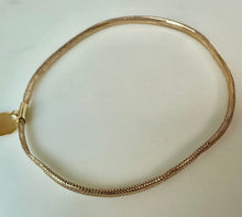Load image into Gallery viewer, 14K Gold Mesh Heart Charm Bracelet 8" CIrcumference w/ Stretch (1.2g)
