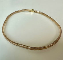 Load image into Gallery viewer, 14K Gold Mesh Heart Charm Bracelet 8" CIrcumference w/ Stretch (1.2g)
