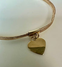 Load image into Gallery viewer, 14K Gold Mesh Heart Charm Bracelet 8" CIrcumference w/ Stretch (1.2g)
