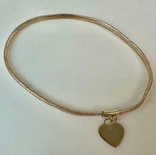 Load image into Gallery viewer, 14K Gold Mesh Heart Charm Bracelet 8" CIrcumference w/ Stretch (1.2g)
