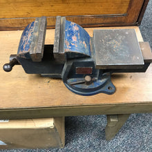 Load image into Gallery viewer, Vintage Pittsburgh Vise
