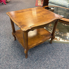 Load image into Gallery viewer, End Table (24x23x27)
