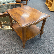 Load image into Gallery viewer, End Table (24x23x27)
