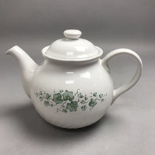 Load image into Gallery viewer, Corning Corelle Coordinates Stoneware Callaway Green Ivy Teapot 5 Cup With Lid (7")
