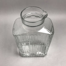 Load image into Gallery viewer, Anchor Hocking Bistro Glass Pitcher (11")
