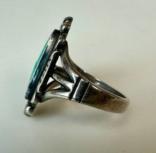 Load image into Gallery viewer, Vintage Sterling Turquoise Oval Ring sz 6
