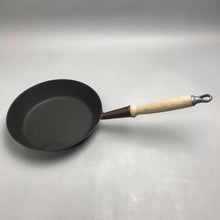 Load image into Gallery viewer, Vintage Le Creuset #24 Brown Cast Iron pan 9.5"
