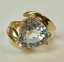 Load image into Gallery viewer, 14K Gold White Topaz Ring sz 6 (5.8g)
