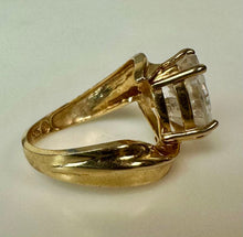 Load image into Gallery viewer, 14K Gold White Topaz Ring sz 6 (5.8g)
