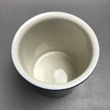 Load image into Gallery viewer, Vintage Hall Pottery Cobalt Blue Utensil Crock 302 (7")
