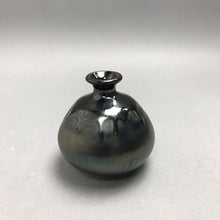 Load image into Gallery viewer, Asian-Inspired Decorative Flower Bud Vase(4")2 available
