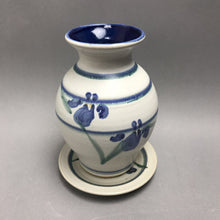 Load image into Gallery viewer, Judith Bryant Studio Pottery Vase w/ Plate (7")
