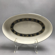 Load image into Gallery viewer, Mikasa Arabella Oval Casserole Dish (2.5x12x7.5)

