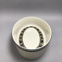Load image into Gallery viewer, Mikasa Arabella Oval Casserole Dish (2.5x12x7.5)
