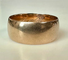 Load image into Gallery viewer, 14K Gold Wedding Band Ring sz 8 (5.0g)
