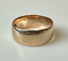 Load image into Gallery viewer, 14K Gold Wedding Band Ring sz 8 (5.0g)
