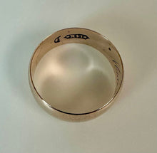 Load image into Gallery viewer, 14K Gold Wedding Band Ring sz 8 (5.0g)
