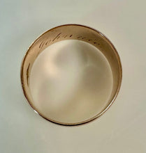 Load image into Gallery viewer, 14K Gold Wedding Band Ring sz 8 (3.9g)
