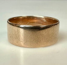Load image into Gallery viewer, 14K Gold Wedding Band Ring sz 8 (3.9g)
