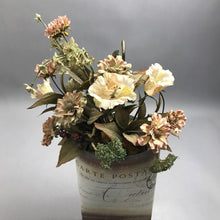 Load image into Gallery viewer, Metal Postale Design Floral Hanging Decor (18")
