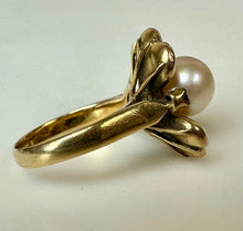 Load image into Gallery viewer, 14K Gold Vintage Pearl Sapphire Flower Ring sz 5.25 (4.3g)
