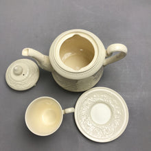 Load image into Gallery viewer, Wedgwood Old "Patrician" Embossed Flowers Ivory Tea Set 3 Piece Set (4")
