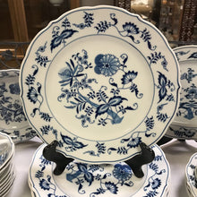 Load image into Gallery viewer, Vintage Blue Danube Blue Onion Japan 33 PC Set
