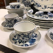 Load image into Gallery viewer, Vintage Blue Danube Blue Onion Japan 33 PC Set
