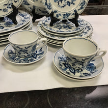 Load image into Gallery viewer, Vintage Blue Danube Blue Onion Japan 33 PC Set
