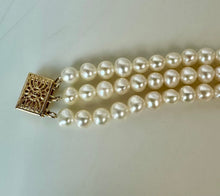 Load image into Gallery viewer, 14K Gold Pearl Triple Strand 7.5" Bracelet (18.9g)
