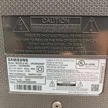 Load image into Gallery viewer, Samsung 1080p Smart HDTV Television w/ Remote (32")

