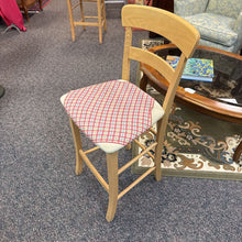Load image into Gallery viewer, Bar Chair (39x18x17)
