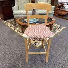 Load image into Gallery viewer, Bar Chair (39x18x17)
