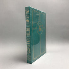 Load image into Gallery viewer, Smith &amp; Wesson Hand Guns - McHenry &amp; Roper, Shrinkwrapped Book (10.25x7.25)
