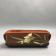 Load image into Gallery viewer, Roseville Pottery Freesia Handled Window Box 1392-8 (3x9x3)
