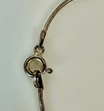 Load image into Gallery viewer, Sterling Pearl Satellite Chain Necklace (18")
