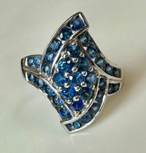 Load image into Gallery viewer, 10K White Gold Blue Topaz Ring sz 7 (3.4g)
