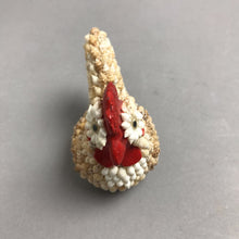 Load image into Gallery viewer, Vintage Sea Shells Rooster Figurine (4")
