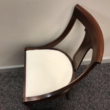 Load image into Gallery viewer, Chair (34x18x20)
