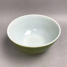 Load image into Gallery viewer, Vintage Pyrex Primary Green 2-1/2 Qt Nesting Mixing Bowl 403 Ovenware (9x4)2 Available
