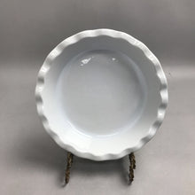 Load image into Gallery viewer, Emile Henry White Ruffled Pie Dish Plate (10.25")
