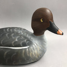 Load image into Gallery viewer, Walter Spayer Wooden Goldeneyes Duck Decoy (6x12x5.25)
