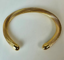 Load image into Gallery viewer, Vintage Goldtone Flexible Twisted Cable Cuff Bracelet (7" Inside Circumference)

