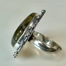 Load image into Gallery viewer, Silver Plated Labradorite Ring sz 5

