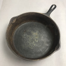 Load image into Gallery viewer, Vintage Unmarked Cast Iron Deep Frying Pan (3x10.5)
