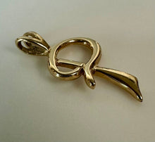 Load image into Gallery viewer, 14K Gold 0.75" P Initial Pendant Charm (0.8g)
