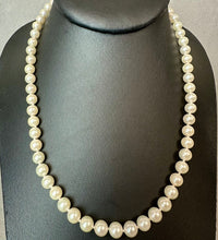 Load image into Gallery viewer, 14K Gold Clasp 17.5" Strand Pearl Necklace (26.1g)
